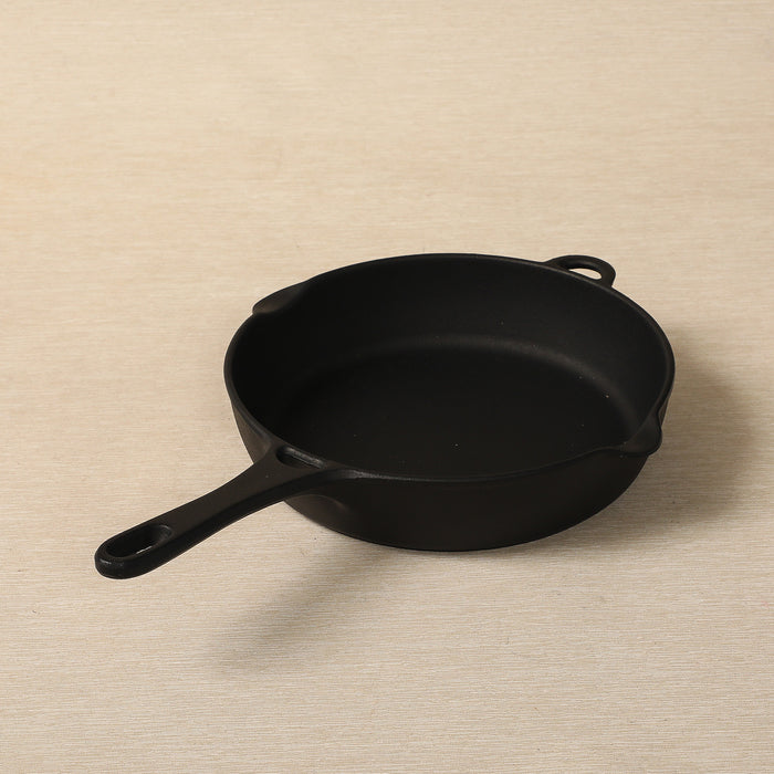 Cast iron frying pan - 8-1/2"