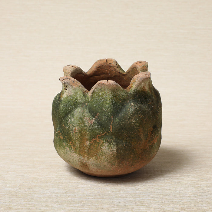 Aged Terracotta Mini Artichoke Planter
