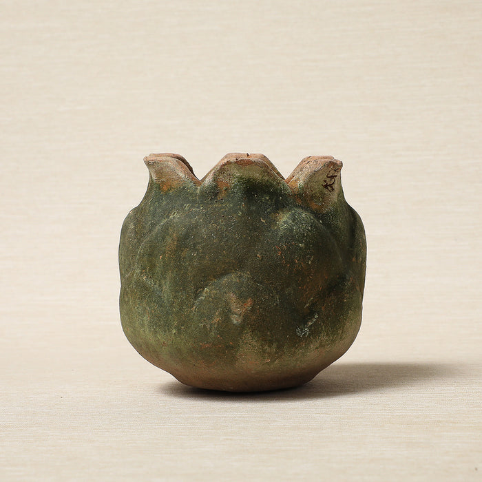 Aged Terracotta Mini Artichoke Planter