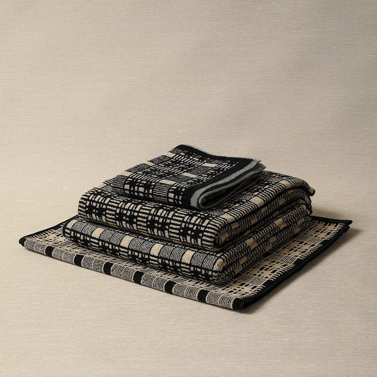 Alma Towel Collection