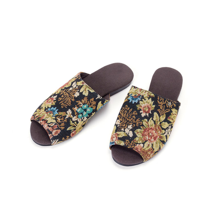 Black retro flowers in stock / 36