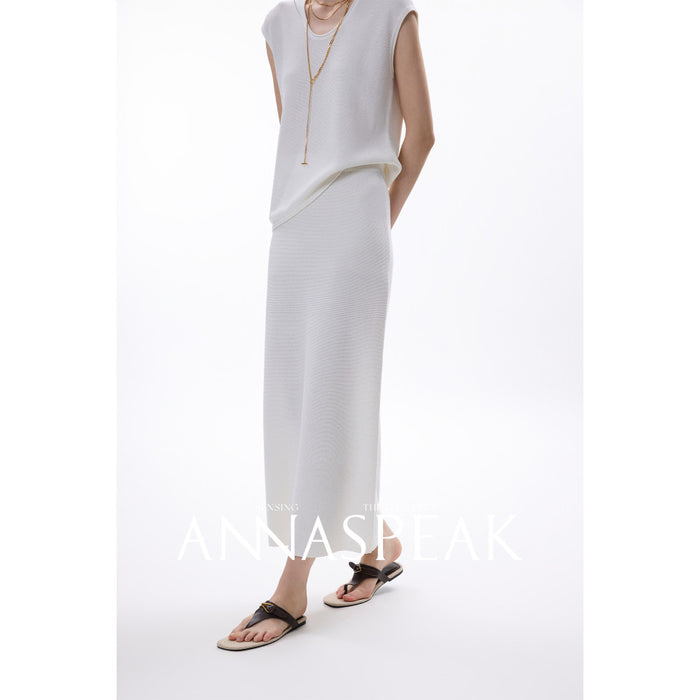 Champagne white half skirt laid flat to dry / M spot goods sent within 48 hours recommended 106 115 catties