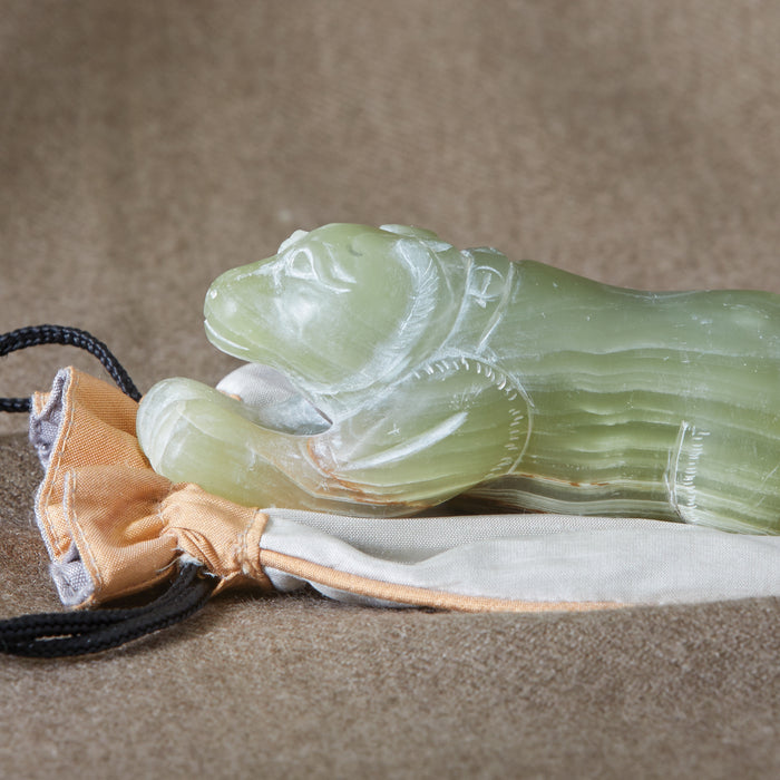 Bao "Treasure" Panda in emerald green onyx