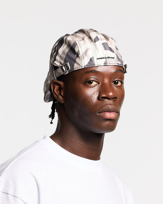 BONET CAMO - grey camo flat cap, on model close-up - Cold Culture #man