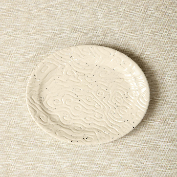 Chesa textured oval plate in honey