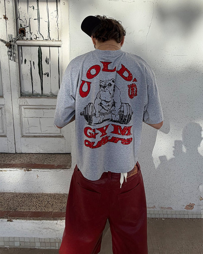 COLD´S GYM BOXY TEE GREY - grey boxy tee, street style shot - Cold Culture