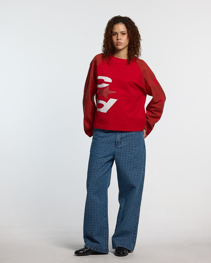 CONSTELLATION LONGSLEEVE RED & BURGUNDY - red star print longsleeve tee, front view on female model - Cold Culture #woman