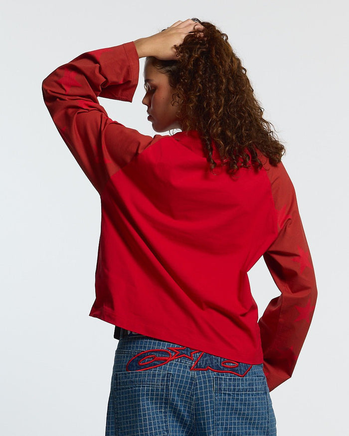 CONSTELLATION LONGSLEEVE RED & BURGUNDY - red star print longsleeve tee, back view on female model - Cold Culture #woman