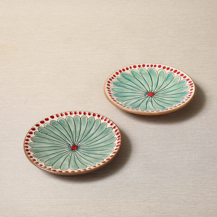 Daisy pattern plate