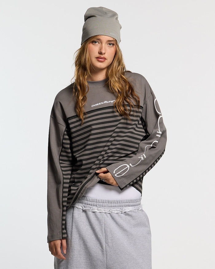 DOUBLE SIDED LONGSLEEVE DARK GREY - dark grey striped longsleeve tee, front view on female model - Cold Culture #woman