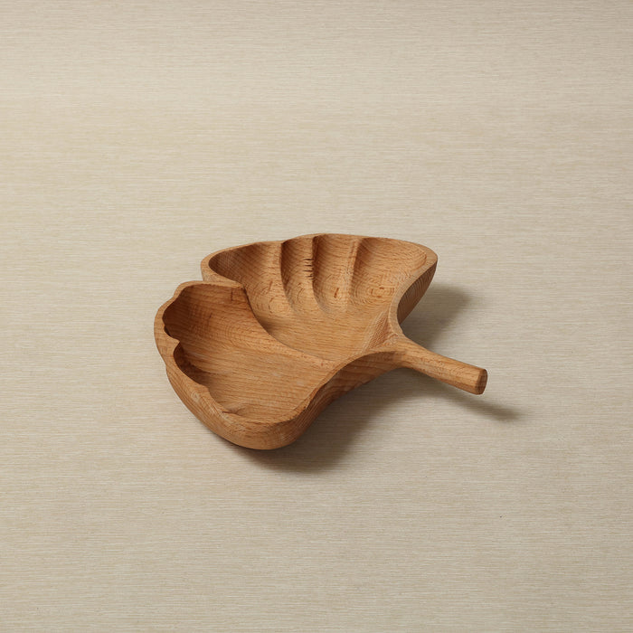Ginkgo carved leaf bowl in beechwood