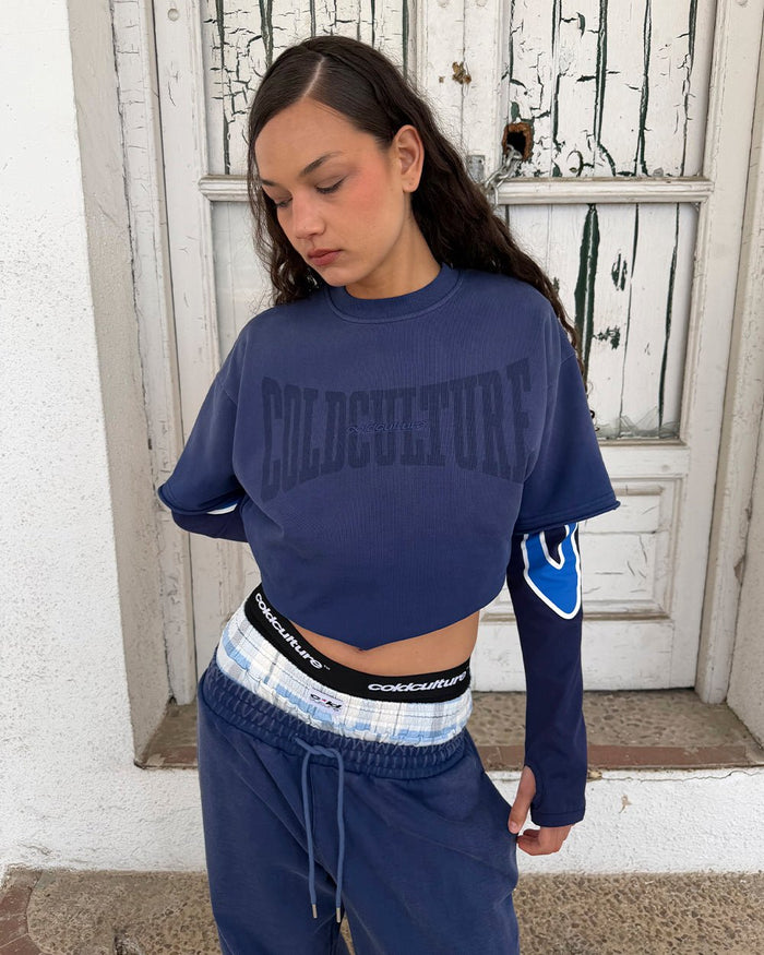 HIDE & SEEK TEE NAVY - navy oversized tee, street style shot - Cold Culture