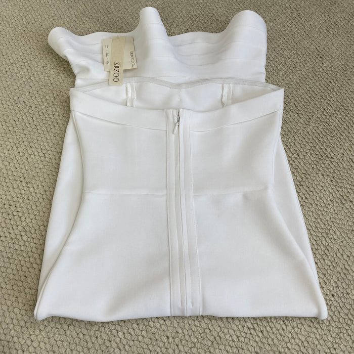 Knitted frilled hemmed plunging dress