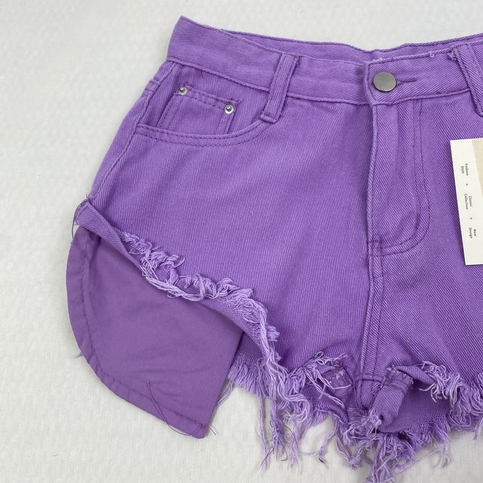 Low-waist denim shorts with exposed pockets
