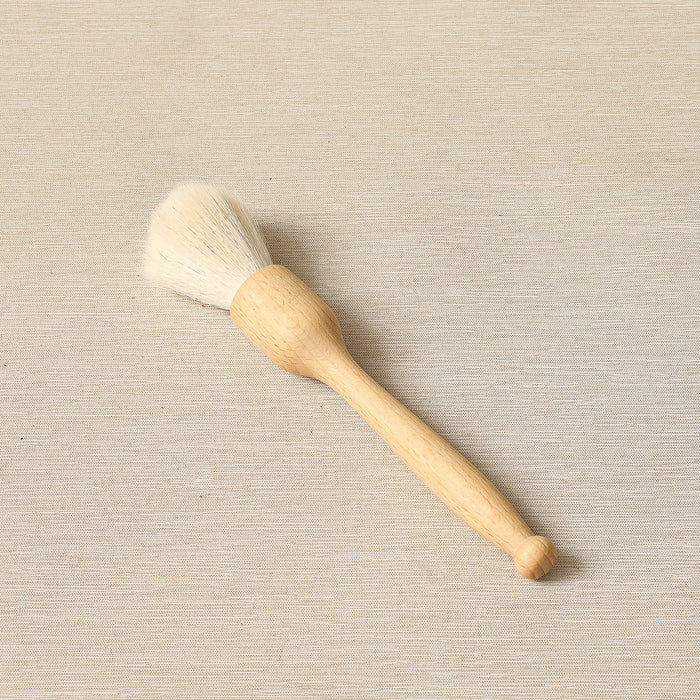 Sensitive goat hair dust brush
