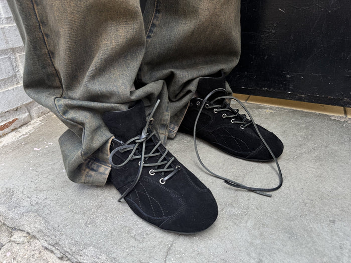 SILENT CODE SNEAKERS SUEDE BLACK - black suede sneakers, worn detail - Cold Culture
