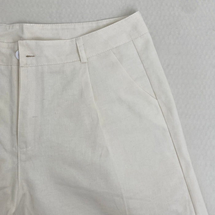 White wide-leg shorts - slimming and casual pants
