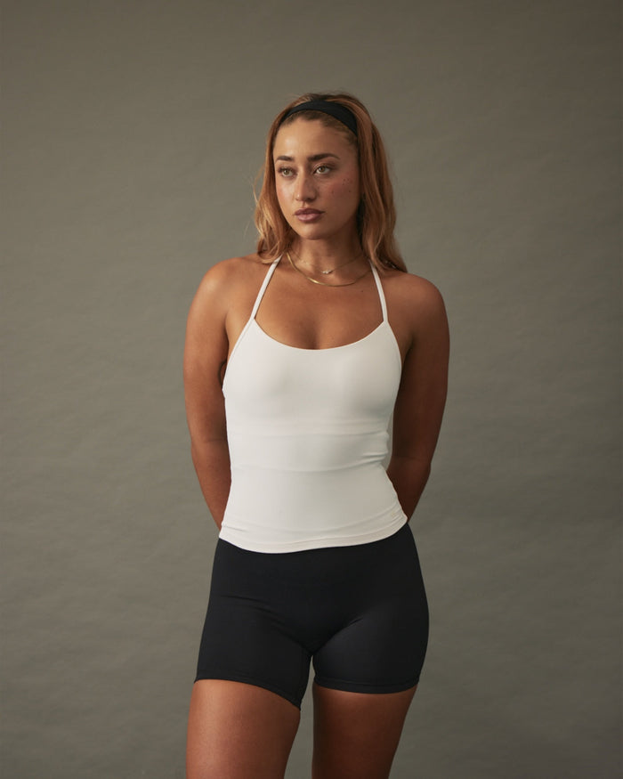 YK Move Cloud Scoop Top | White