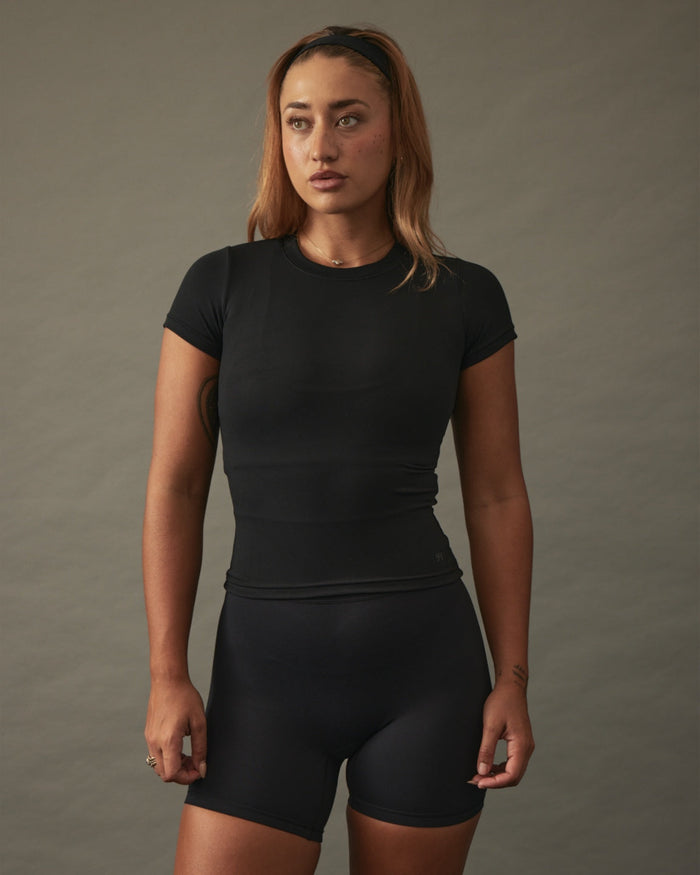 YK Move Cloud Short Sleeve | Black